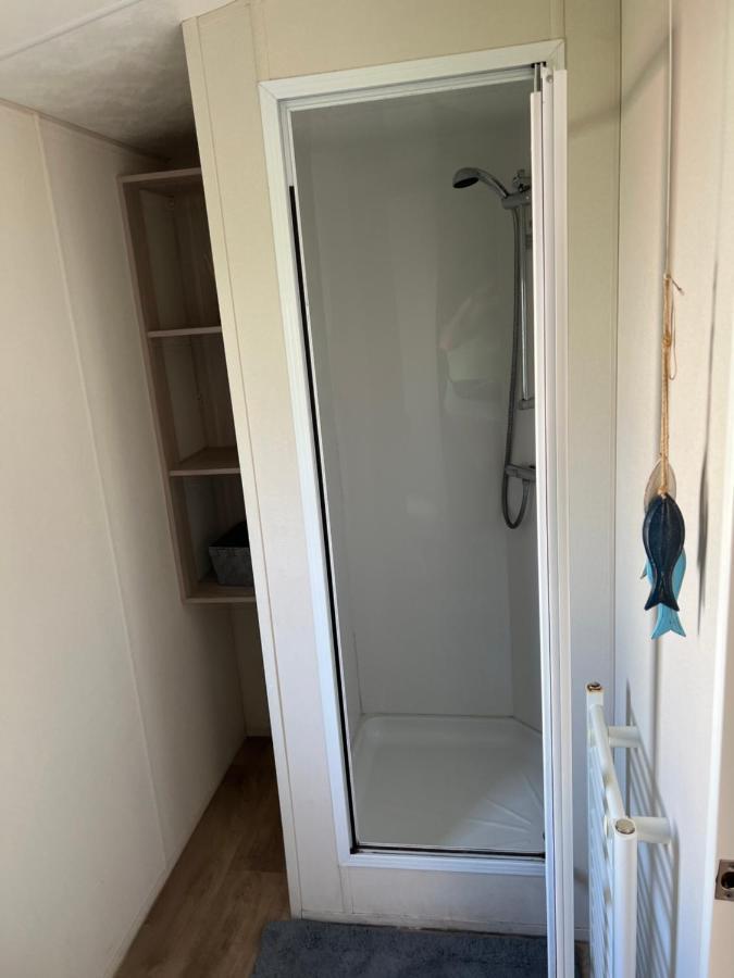 Angie'S Caravan At Seawick Hotel Saint Osyth Bagian luar foto