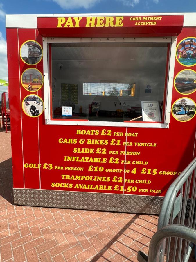 Angie'S Caravan At Seawick Hotel Saint Osyth Bagian luar foto